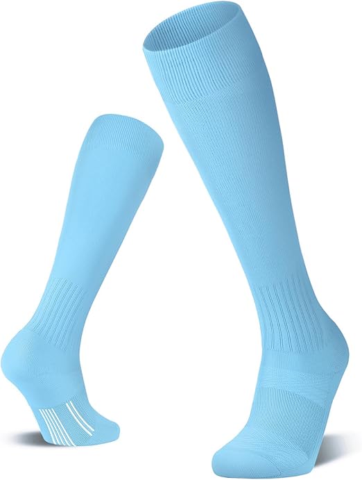 scanty and kneesocks