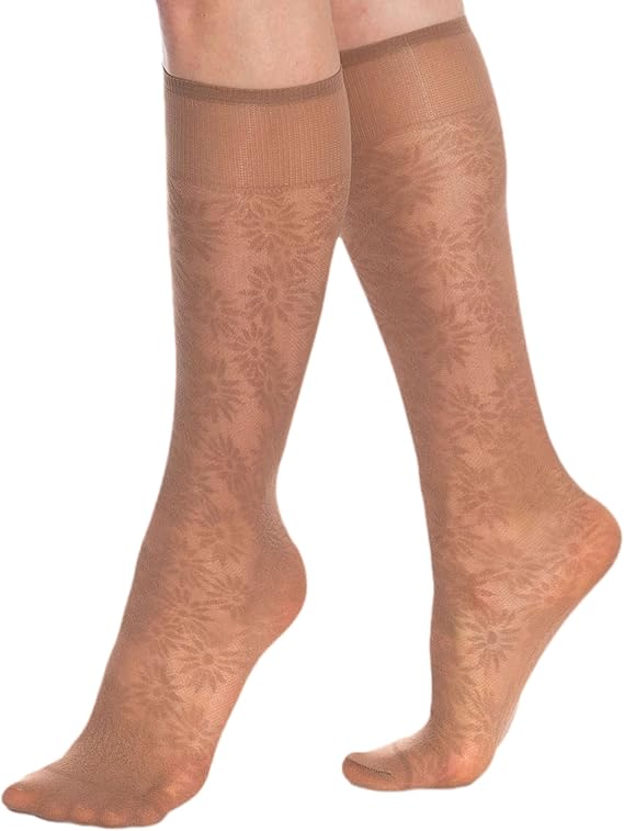 scanty and kneesocks